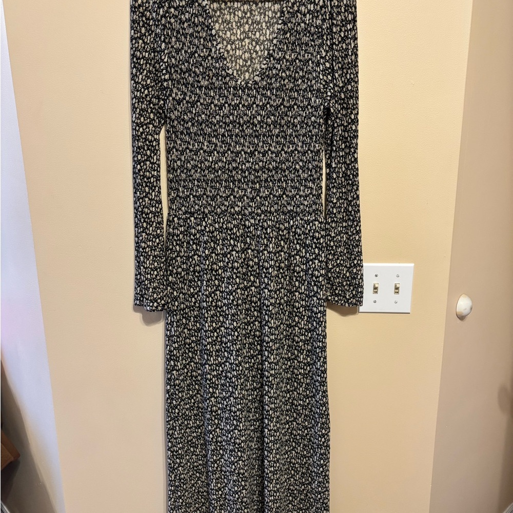 Dex Black and White Floral Long Sleeve Dress - Picture 2 of 10